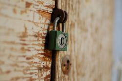 Padlock (Wikimedia Commons